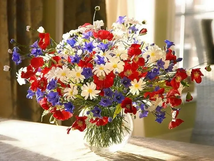 Artfully arranged bouquet of wildflowers
