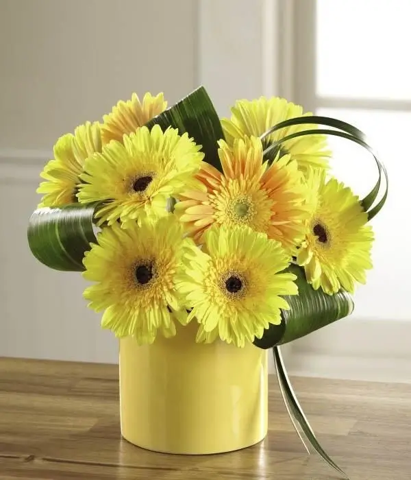 A vibrant, sunny bouquet of yellow flowers