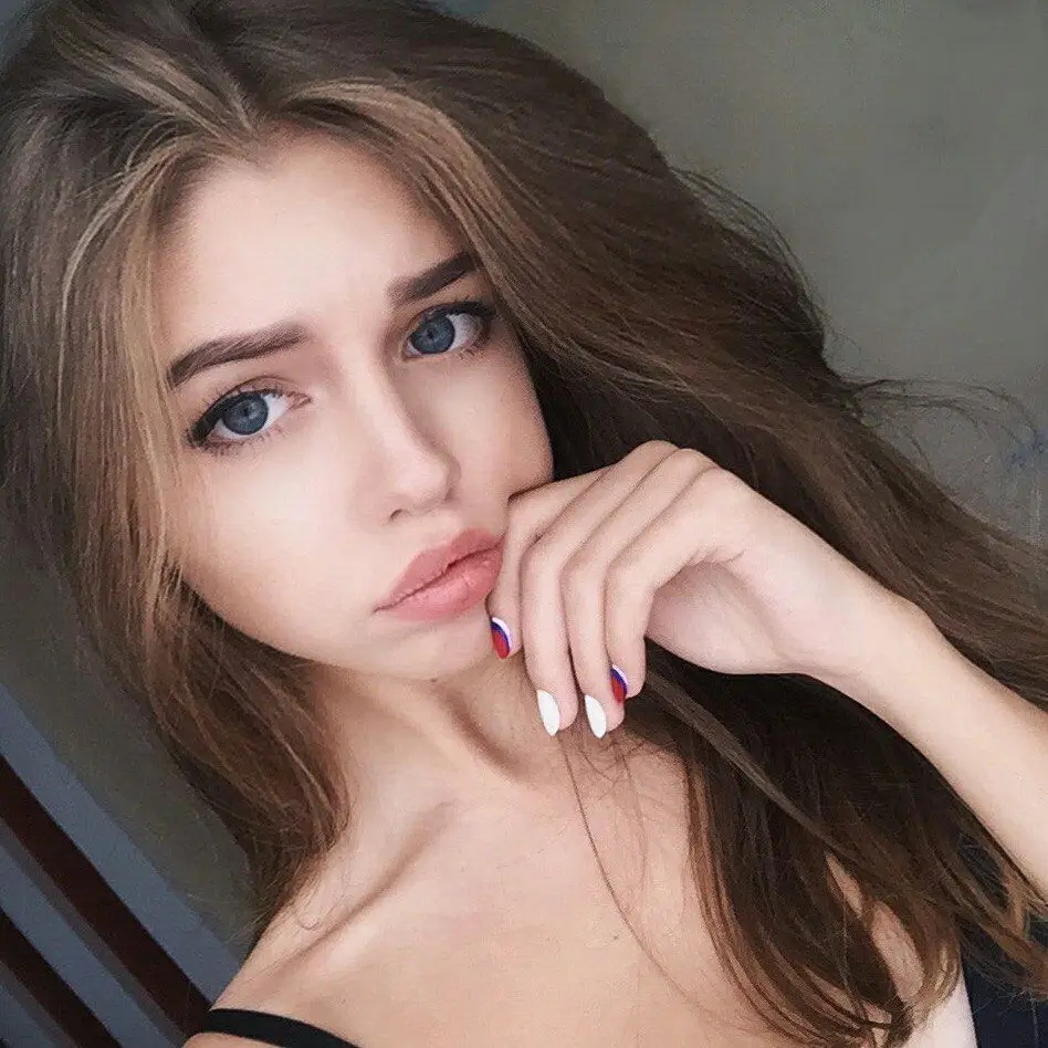 Portrait of Elara, the founder of Wild Posy